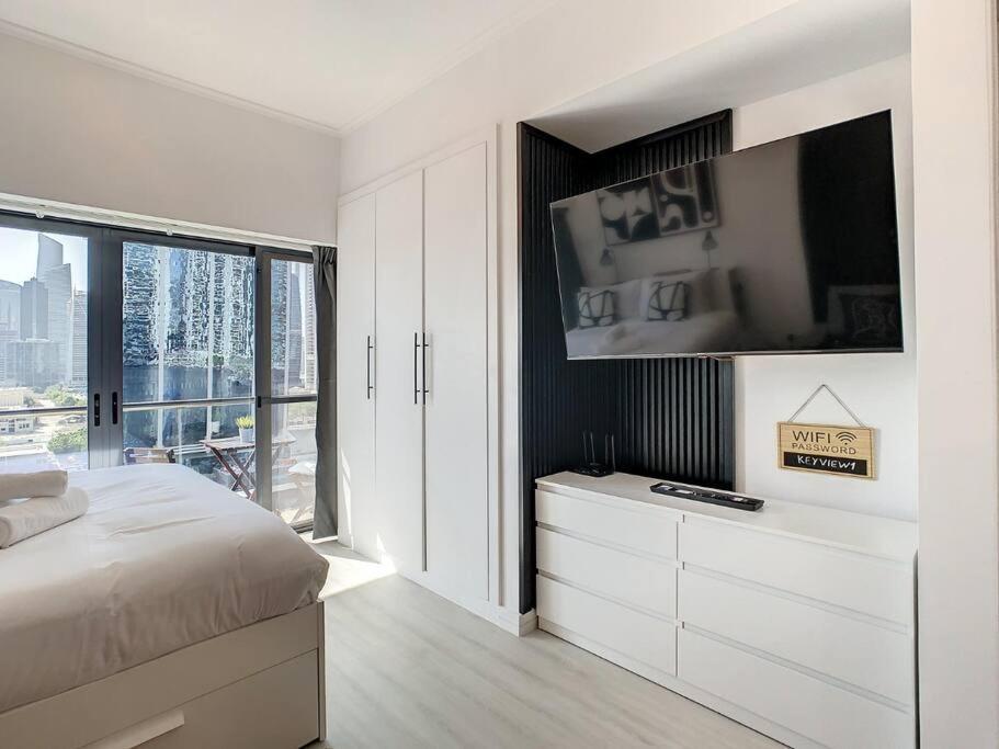 Luxury Modern Studio In Jlt With Amazing View & Rooftop Pool - Sleeps 3 Dubai Exterior photo