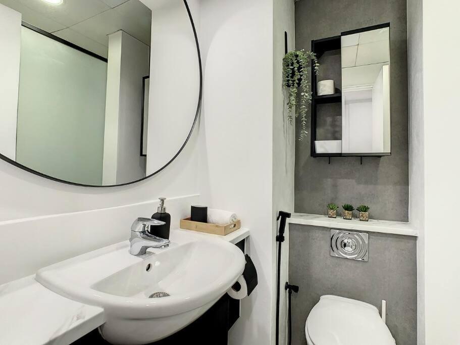 Luxury Modern Studio In Jlt With Amazing View & Rooftop Pool - Sleeps 3 Dubai Exterior photo